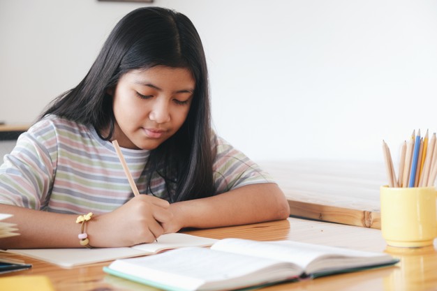 Português 9º Ano Fundamental - As figuras de linguagem: o que são? Comparação e metáfora.