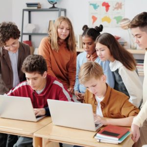 Português 7º Ano Fundamental – Orações subordinadas: substantivas, adjetivas e adverbiais.