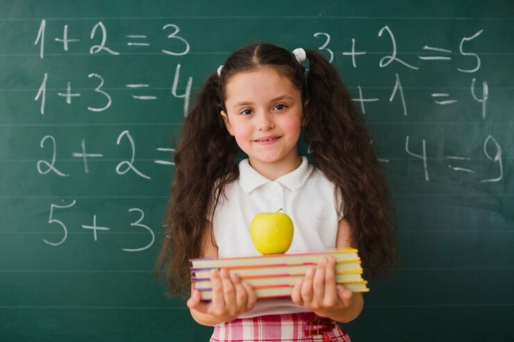 Educação Infantil: Noções básicas de grandezas e medidas e conjuntos.