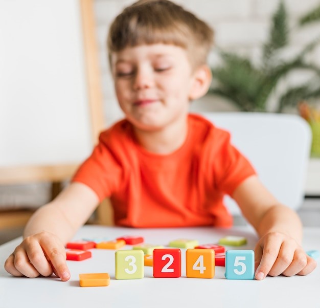 Educação Infantil: Relacionando números às suas respectivas quantidades.