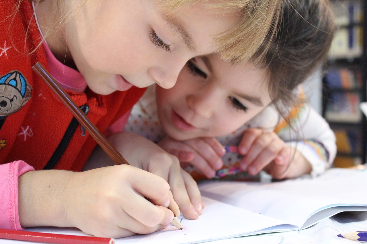 Apostila de Língua Portuguesa 2º Ano do Ensino Fundamental - Prática de Linguagem: Escrita (compartilhada e autônoma) - Habilidade BNCC: EF02LP01.